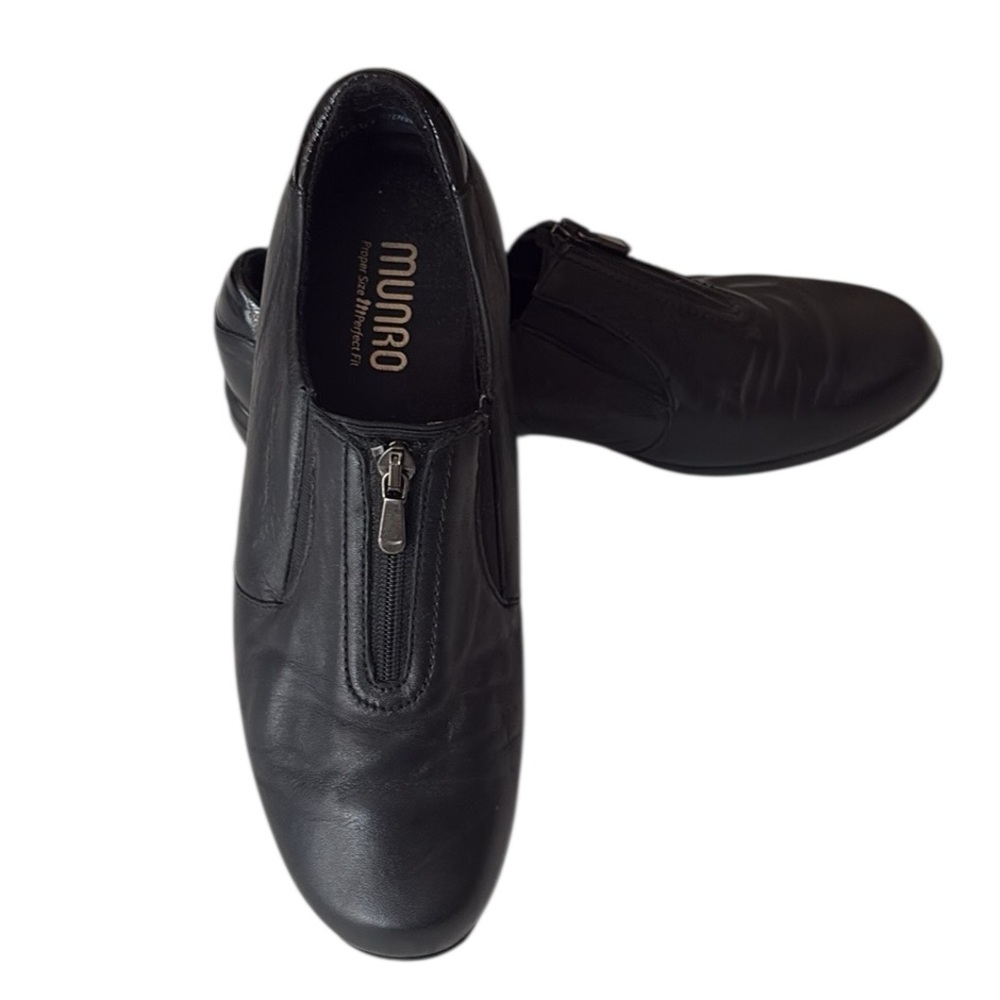 Murano Loafer, zip top, black , comfort heel and insole, wide width, 7W